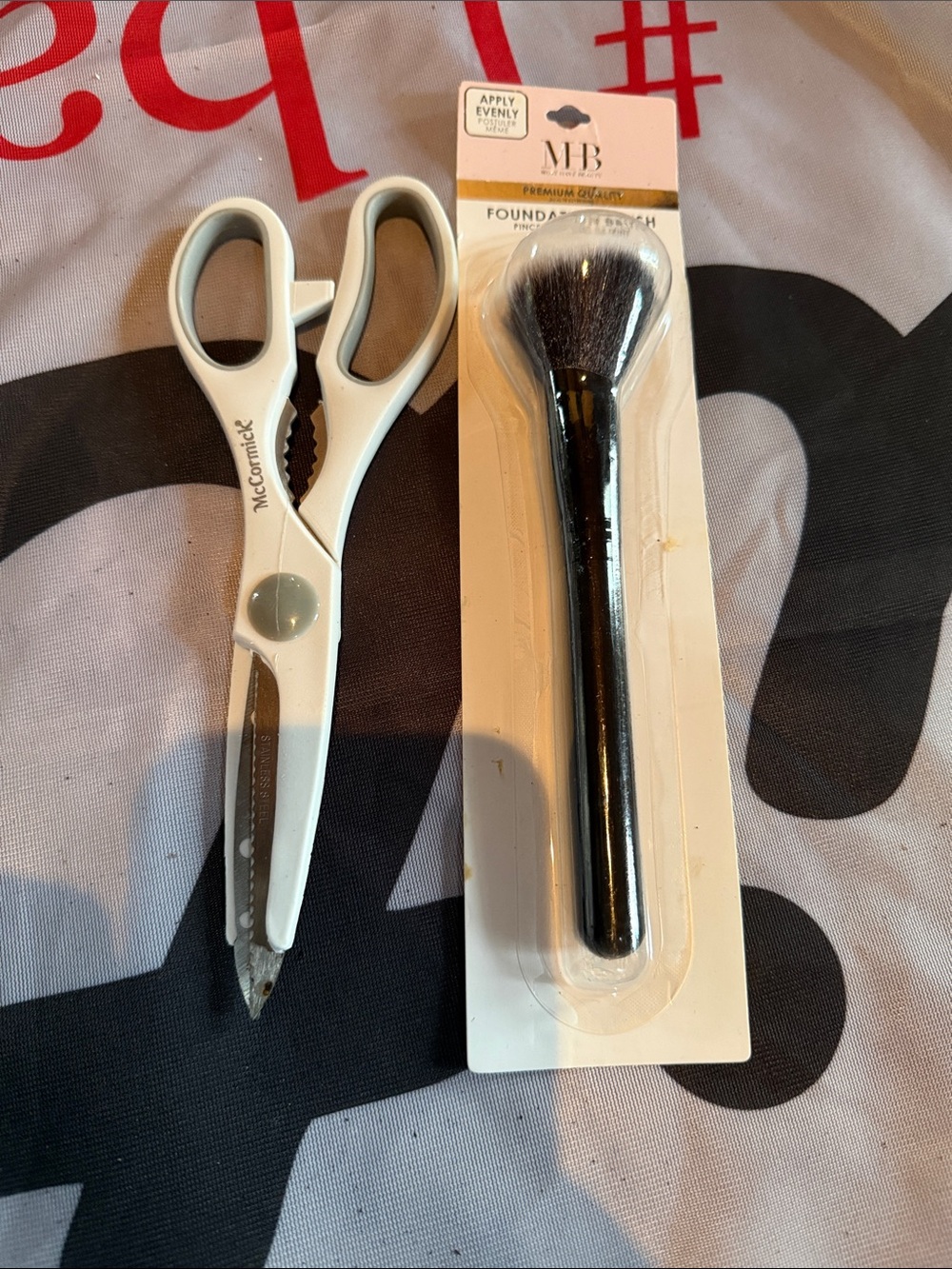 Premium Quality Black Makeup Brush - Soft Foundation Brush